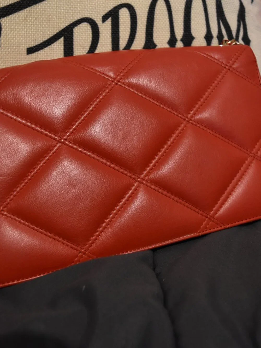 Red Quilted Leather Chanel Crossbody Shoulder Bag - Picture 3 of 5